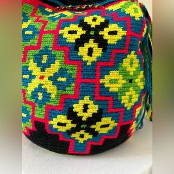 HANDMADE AUTHENTIC WAYUU COLUMBIAN BUCKET BAG - Picture 7 of 9